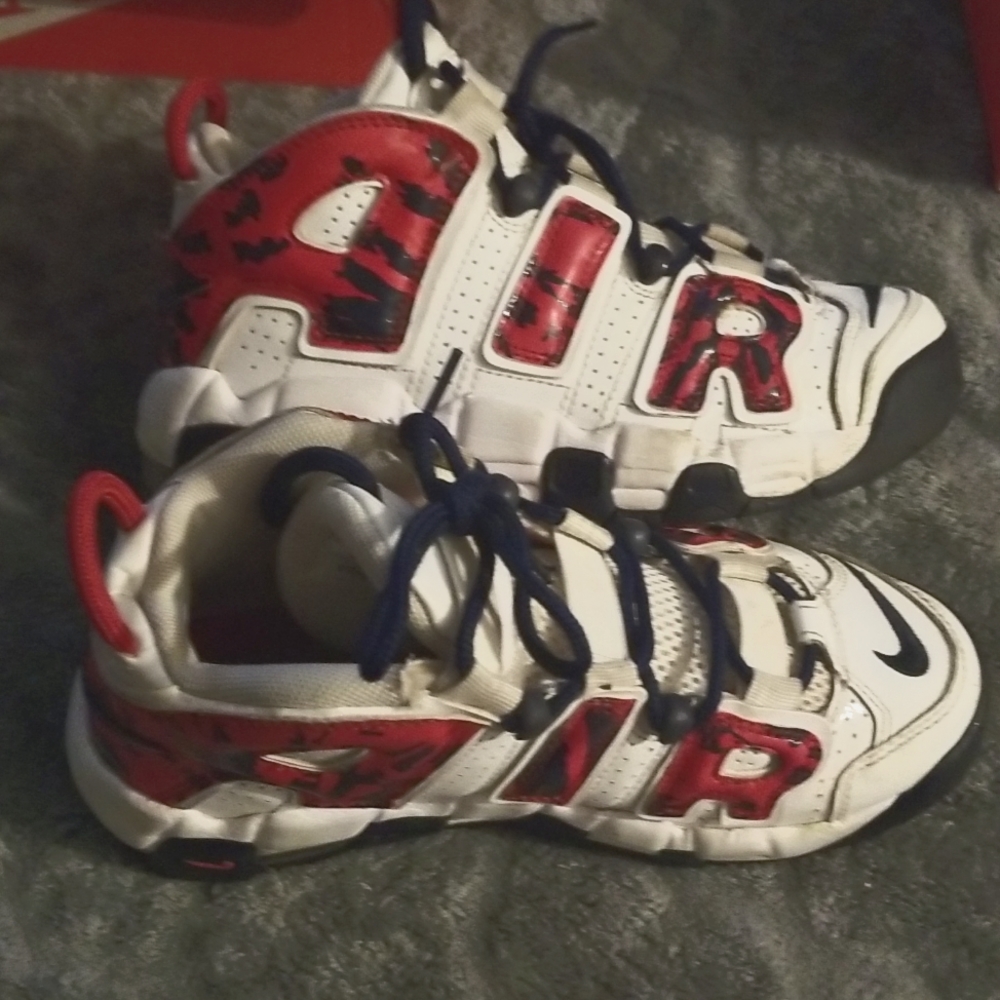 Nike uptempo size 4